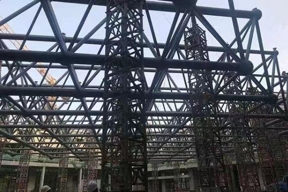 ইস্পাত কাঠামো মডুলার প্রিফ্যাব্রিকেটেড কারখানা ভবন/নিম্ন খরচে শিল্প কর্মশালা শ্যাড ডিজাইন ইস্পাত কাঠামো